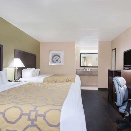 Baymont By Wyndham Lake City Exterior foto